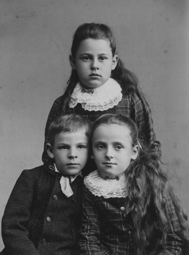 ArthurFloraDaisyPike15sep1887.jpg