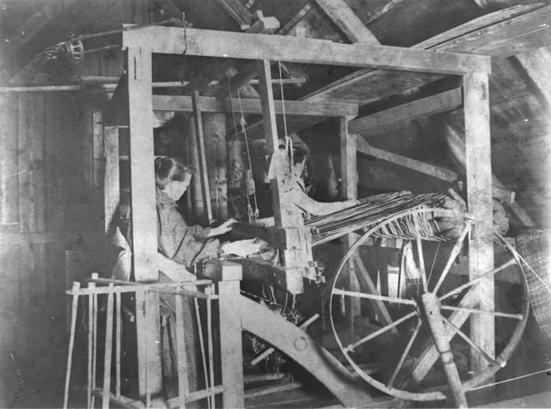 OliveAndJennieGouldWeavingCarpet1890s.jpg