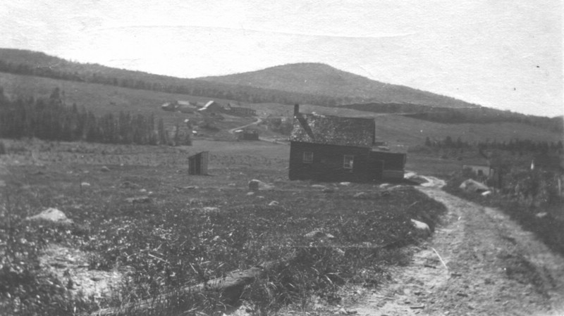 LANESBOROSCHOOLHOUSECIRCA1916.jpg